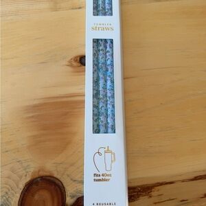Elegant Floral Tumbler Straws - Blue and White